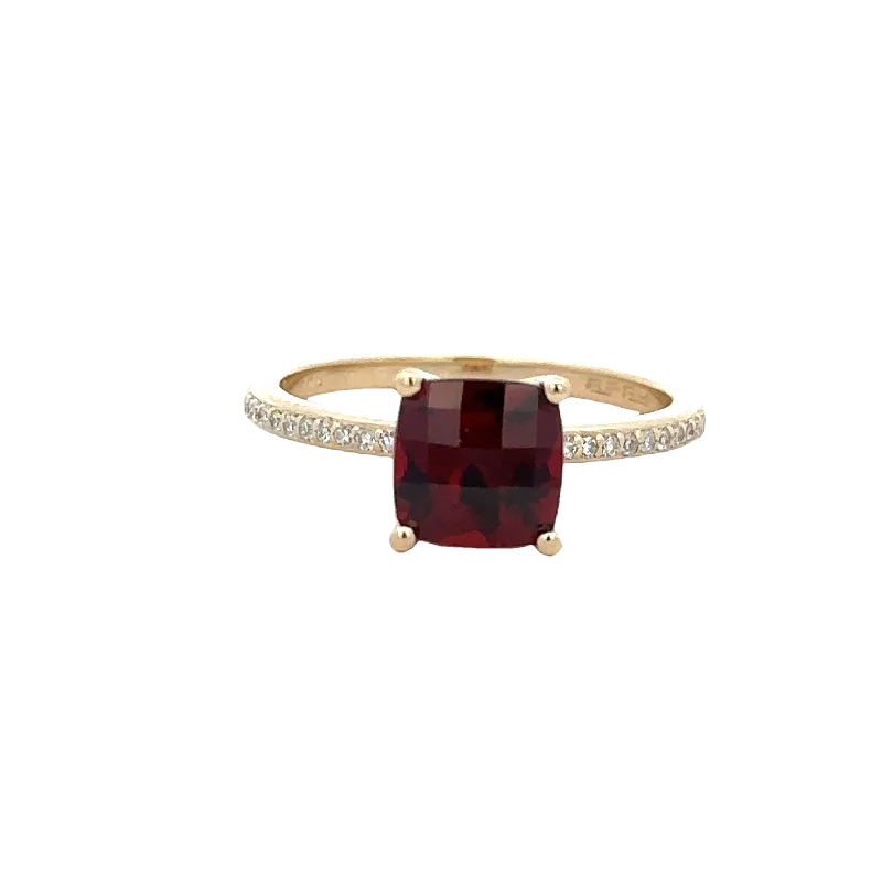 wanderlust turquoise ring-Garnet and Diamond Ring in Yellow Gold