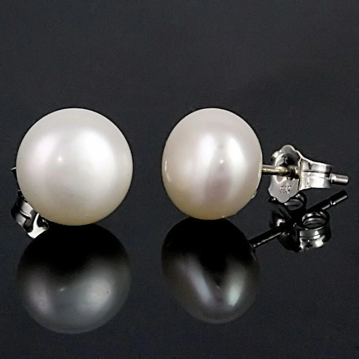 retro turquoise earrings-Alida: 6mm Natural White Freshwater Pearl Stud Earrings 925 Silver