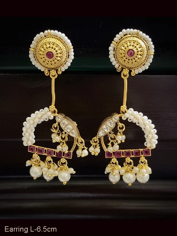 bendable birthstone earrings-Circular top white bead pirohi earrings with paachi kundan peacock