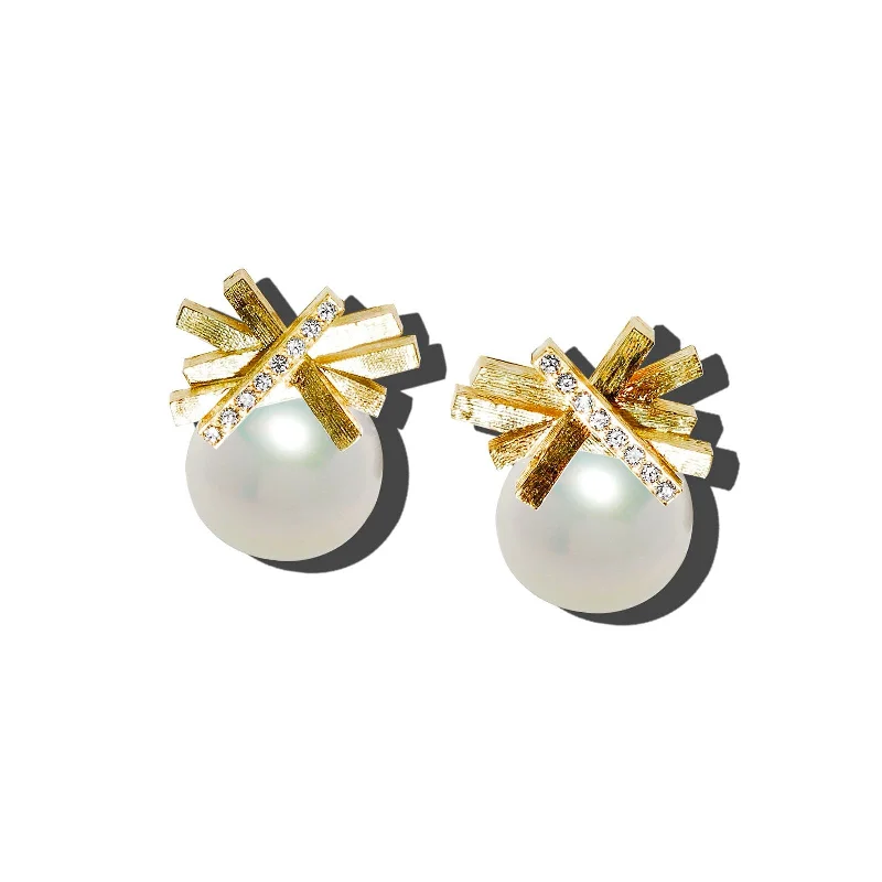 custom cosmos earrings-Bar Heights Pearl Earrings with Diamonds